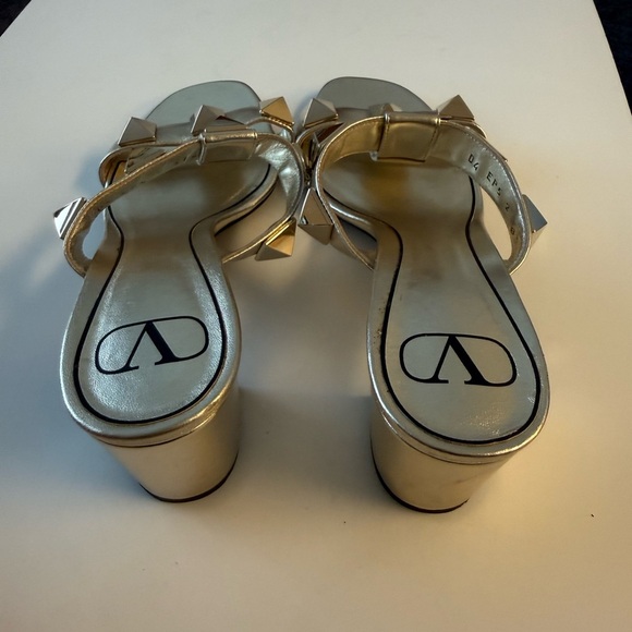 NWOT Valentino Garavani Women's Roman Studs Slip On Slide Mid Heel - Picture 4 of 5